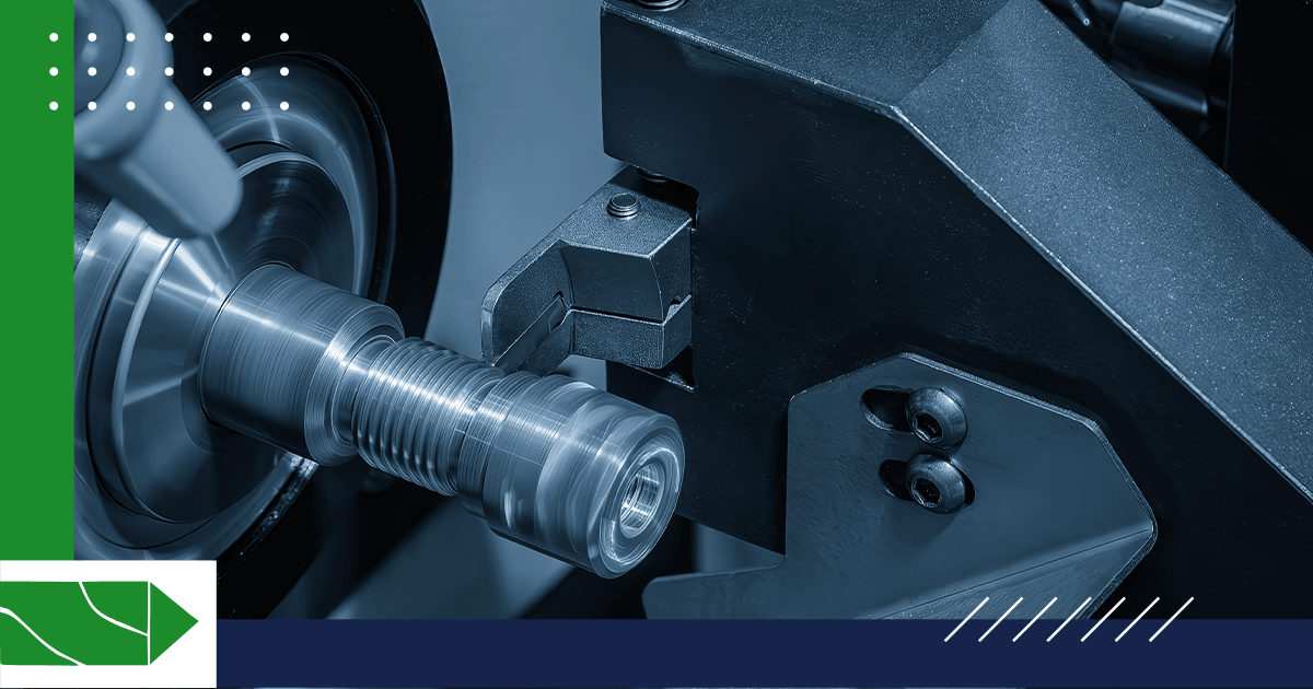 Máquina CNC industrial fabricando piezas metálicas de precisión en proceso de maquinado en monterrey